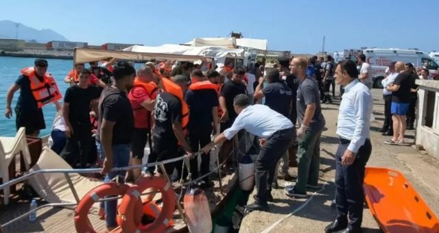 Anija me rreth 270 persona përmbytet në ujërat e Qipros