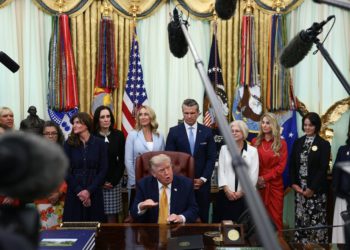 Trump ultimatum udhëheqjes së Iranit: Shansi i fundit për një marrëveshje, para se t’iu pres kokat