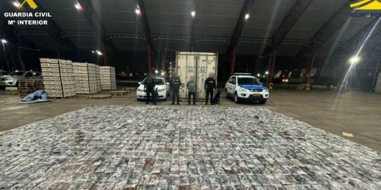 21 ton kokainë dhe 43 të arrestuar, goditet super-rrjeti i drogës, autoritetet: Dega në Dubai financohej nga shqiptarët!