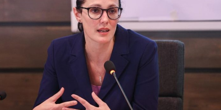 “Spiunët” e borxheve, lind biznesi i patronazhimit financiar të qytetarëve!