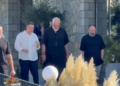 Sherr në mbledhjen e Ramës, Kryeministri shpërthen ndaj zërave kundër; kryebashkiaku i Poliçanit braktis takimin, përjashtohet ajo e Dimalit