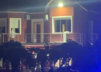 Shpërthen bombola e gazit në një banesë në Lezhë, plagosen 6 persona; 3 prej tyre në gjendje të rëndë!