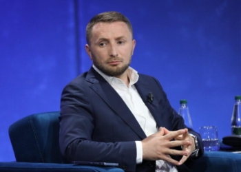 Si e vrau algoritmi protestën qytetare në Tiranë