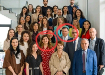 Adem Alushi i Aldent korrupton me dhëmbë porcelani kupolën e Ministrisë së Arsimit, fton drejtoreshën e ASCAL Anisa Subashi në ‘fabrikën’ e tij të diplomave, konflikt interesi dhe dyshime për pastrim parash