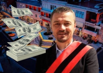 Kryebashkiaku i Krujës Artur Bushi hap dyqan pllakash te Rruga e Durrësit, biznes dhe pasuri të paluajtshme në Itali