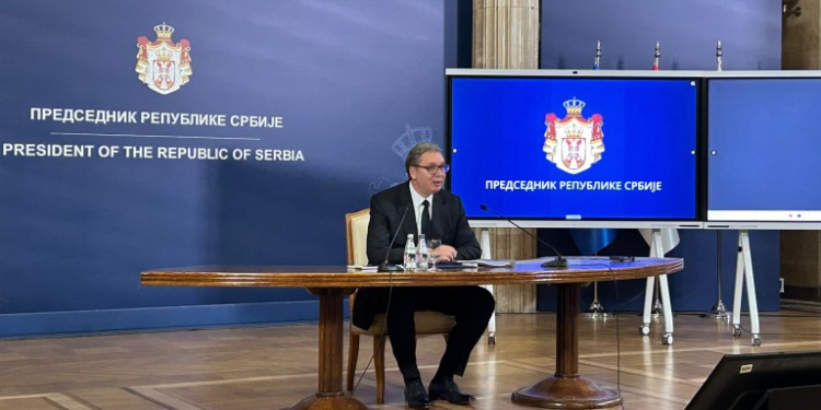 Dha dorëheqjen si President i Serbisë, porosia e Vuçiç: Mos hiqni dorë nga Kosova
