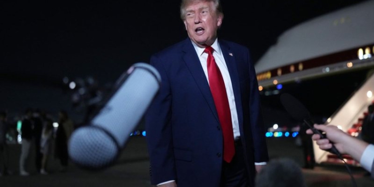 “Duhet të sillen mirë”/ Trump paralajmëron Iranin: Ose marrëveshje, ose do t’ju shkatërrojmë