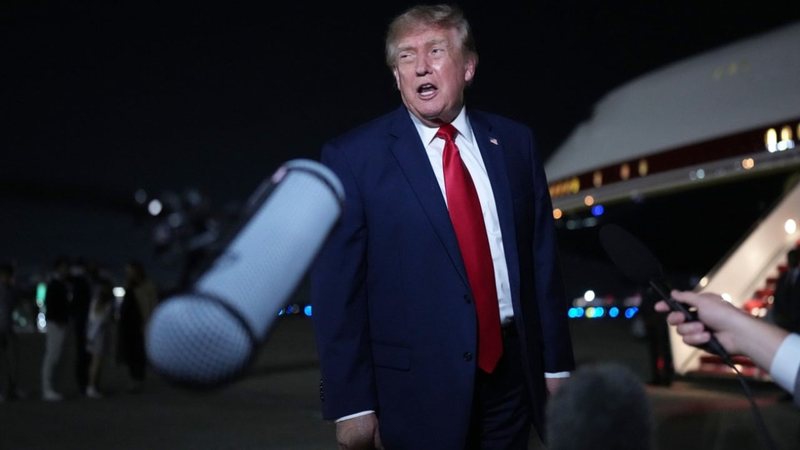 “Duhet të sillen mirë”/ Trump paralajmëron Iranin: Ose marrëveshje, ose do t’ju shkatërrojmë