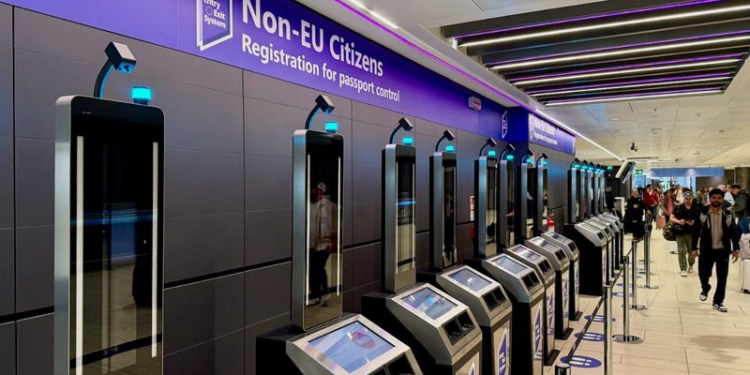 Kontrollet e reja kufitare të hyrje-daljeve, nëntë vende të BE-së shtyjnë zbatimin e plotë të masave, si do të funksionojë