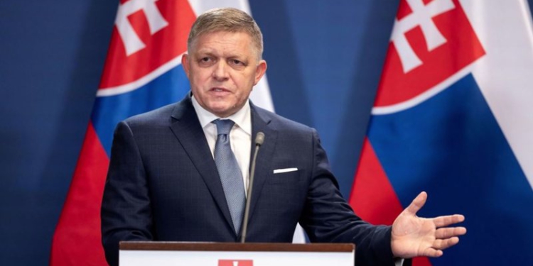 Sllovakia “sulmon” BE, kryeministri Fico: Disa liderë perëndimorë duan patjetër luftë me Rusinë