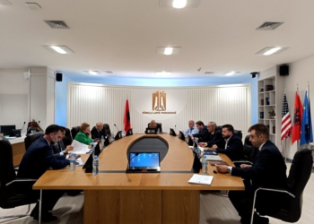 KLP në degradim/ Kaos, akuza dhe fyerje mes anëtarëve; gara për Kryeprokurorin mbetet peng