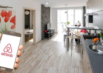 BE, rregulla të reja për “Airbnb”, qytetet mund të kufizojnë qiratë në zonat me krizë strehimi