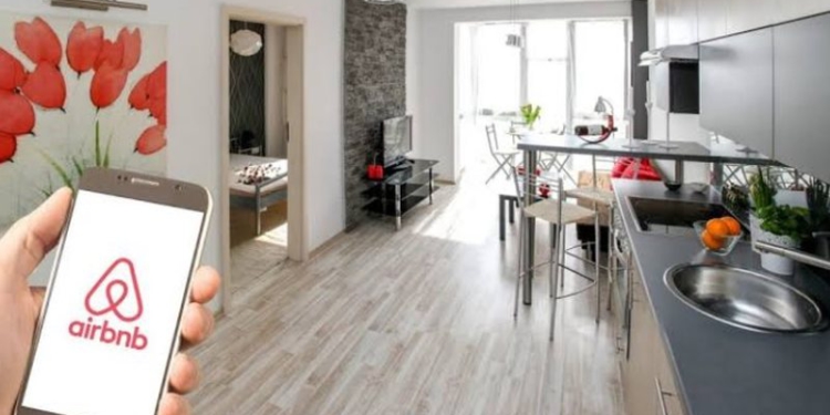 BE, rregulla të reja për “Airbnb”, qytetet mund të kufizojnë qiratë në zonat me krizë strehimi
