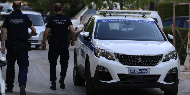 Korfuz/ 51-vjeçari shqiptar akuzohet se abuzoi sek*ualisht me mbesën 8-vjeçare