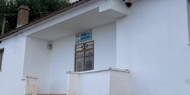 Drama e shpopullimit / Shkolla që ka vetëm 1 nxënës në Neviçishtë të Korçës, mbyllet