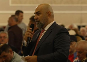 “Gozhdën e fundit në arkivolin e Ramës”, militanti i Berishës në SHBA ndjek retorikën e kryedemokratit