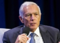 “Jam i shokuar dhe i zemëruar”/ Gjenerali i NATO-s, Wesley Clark: S’ka asnjë dëshmi që justifikon dënimin e krerëve të UÇK-së
