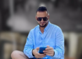 SKANDAL në botën e showbizit! Elton Tozaj publikon pamje intime të kompozitorit Adrian Hila me kolegë në zyrën e tij: “Festa të çmendura me s*ks dhe dr*gë”