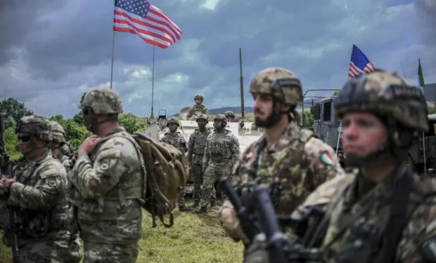 Raporti: Pentagoni po shqyrton mundësinë e tërheqjes së të paktën 25,000 trupave amerikane nga Evropa