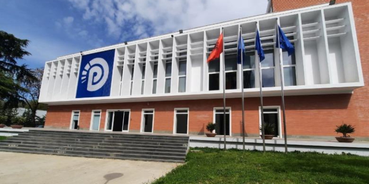 Asistencë ligjore për protestuesit, PD vë në dispozicion grupin e avokatëve dhe numrin e telefonit