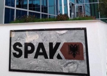 Detajet/ SPAK goditi grupin kriminal të trafikimit të emigrantëve, ekzekutohen 7 masa sigurimi! Mes të arrestuarve dhe 2 punonjës policie