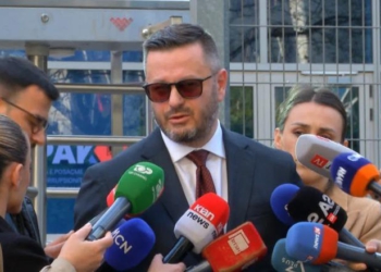 “Veliaj në të njëjtin korridor me një person që përshëndeti arrestimin e tij” / Avokati Ndreca ngre alarmin: I rrezikohet jeta!