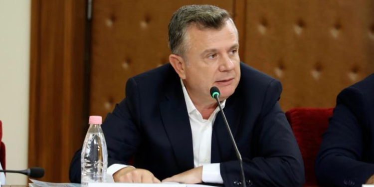 “A nuk ju kanë informuar për Antifa-n?” Balla replikon me kongresmenët amerikanë për protestat në Tiranë