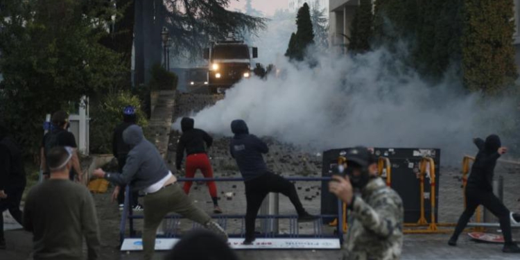 Dhoma e Tregtisë Tiranë: Asnjë përplasje politike nuk justifikon vandalizmin ndaj biznesit