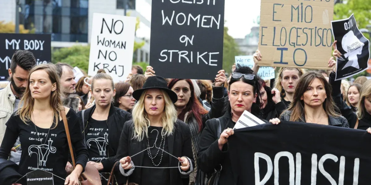 Protesta në Poloni kundër reformave të bllokuara të ligjit për abortin