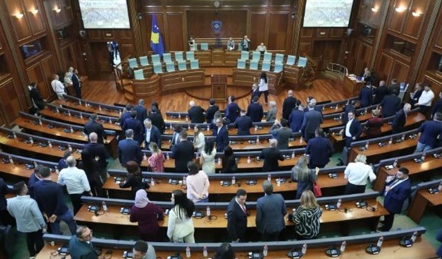 Ligji i ndryshuar për Dhomat e Specializuara, PDK i kërkon presidentes ta kthejë në Kuvend për rishqyrtim!