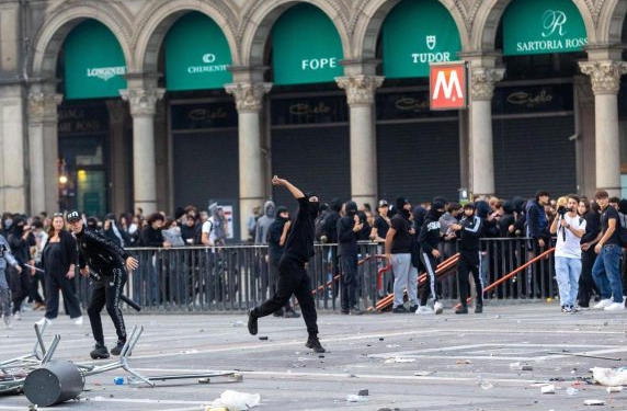 Të rinj, pa përkatësi politike dhe të dhunshëm, kush janë protestuesit e përfshirë në përplasjet në Milano