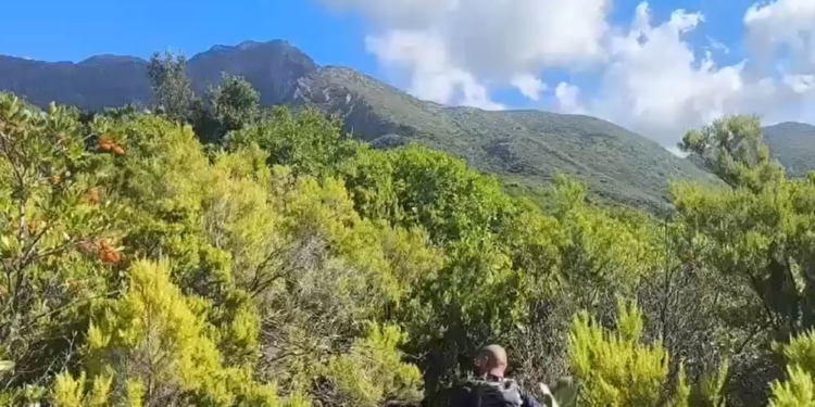Turisti ‘zhduket’ gjatë eksplorimit në Himarë, Policia nis kërkimet