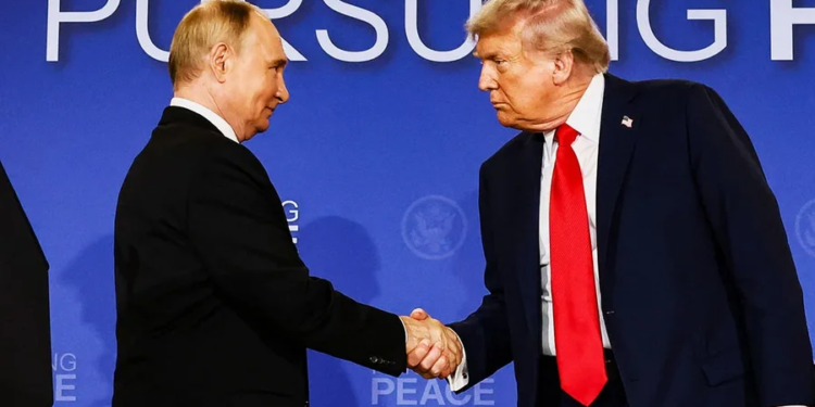 SHBA i hap Rusisë derën e tregut perëndimor të naftës, Trump arrin marrëveshje me Putin