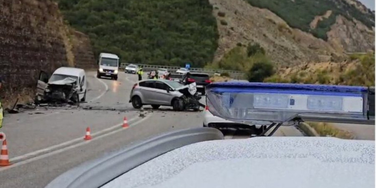 Aksident tragjik në Pogradec, humb jetën drejtuesi i një makine