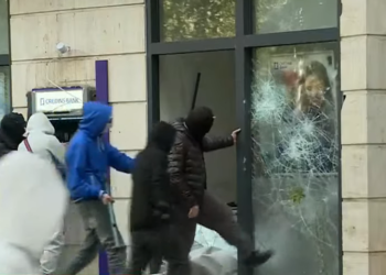 Sulmet mbi degë dhe ATM, reagon Shoqata e Bankave: Nuk cenohen depozitat, por disa shërbime kufizohen