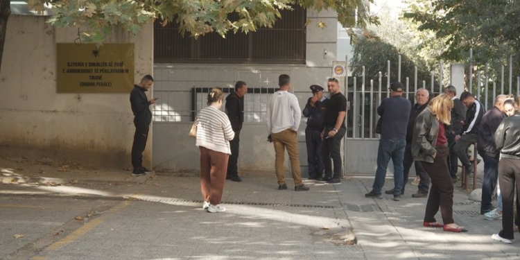 Gjykata cakton 22 masa sigurie për protestuesit, 8 në burg