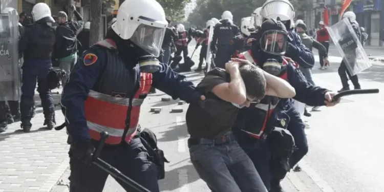 IDU reagon për protestat në Shqipëri: Të ndalet dhuna!