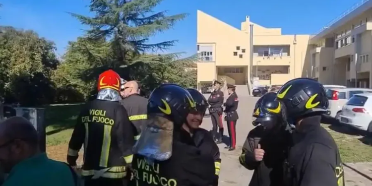 Alarm për bomba në shkollat italiane, evakuohen mbi 50 institucione pas emaileve anonime