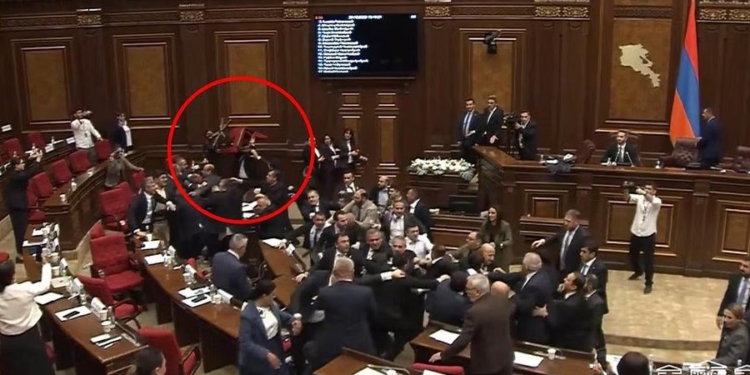 Sherr me grushte dhe karrige në Parlamentin e Armenisë pas debatit mbi “Ministrinë e Seksit”