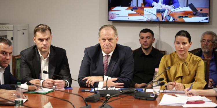 Ndërtimet pa leje, shteti do të përfundojë objektet e konfiskuara dhe do t’ua dorëzojë qytetarëve që kanë paguar