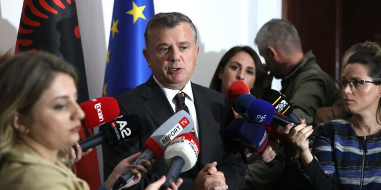 Balla pas seancës me tensione: Zhurma e opozitës nuk ndal axhendën europiane të Shqipërisë