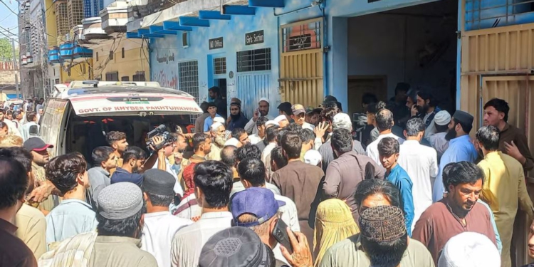 Shembet çatia e një shkolle në Pakistan, humbin jetën 27 nxënës dhe një mësues