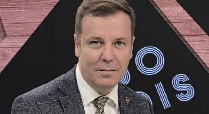 Endri Tafani, “megafoni” i çifutëve në Tiranë, sulm ndaj shqiptarëve që kundërshtojnë gjenocidin