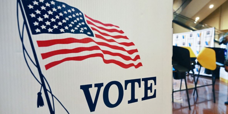 Gjykata hedh poshtë kërkesën Departamentit të Drejtësisë të Trump për 20,000 fletëvotimet në Kaliforni