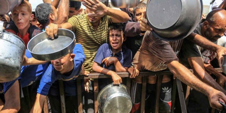 OKB: Do të shkurtohen ndihmat për 500,000 njerëz në Gaza, pasi fondet po pakësohen