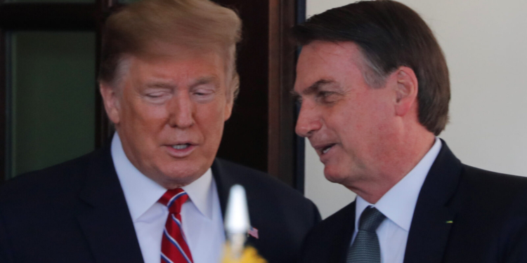 Flavio Bolsonaro falenderon Trumpin dhe premton të drejtojë opozitën braziliane nga SHBA