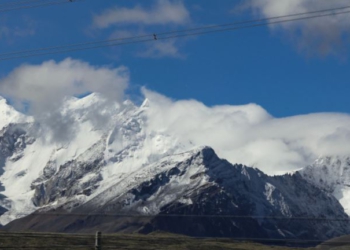 Bumi i ndërtimeve në Himalaje, rreth 300,000 njerëz në rrezik përmbytjesh katastrofike
