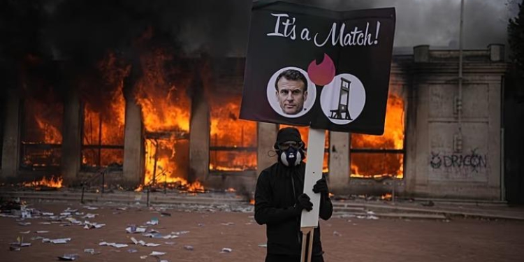 Tensionet në protestë, Macron paralajmëron protestuesit: Në Republikën tonë nuk ka vend për dhunë