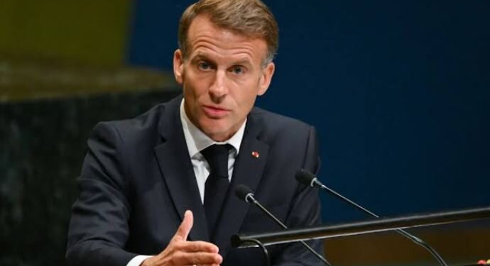 Macron: Protestat e studentëve po shfrytëzohen politikisht dhe po shndërrohen në dhunë