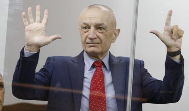 “Veliajn do e lejnë edhe pa bukë vetëm se kritikoi Vuçiçin”, Meta debate në sallën e gjyqit